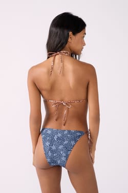 Top bikini triangular estampado floral;${refinementColor}