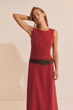 Robe longue sans manches;${refinementColor}