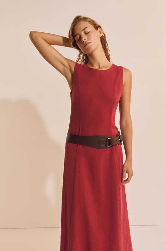 Robe longue sans manches;${refinementColor}