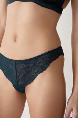 Tanga en dentelle;${refinementColor}