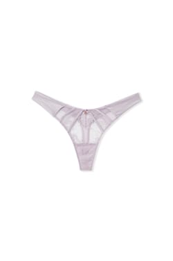 String en dentelle;${refinementColor}