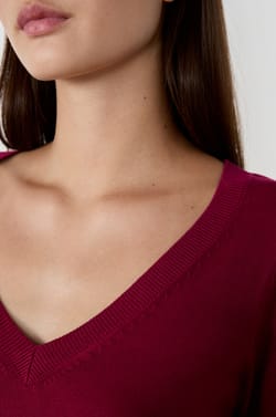 V-neck Sweater;${refinementColor}