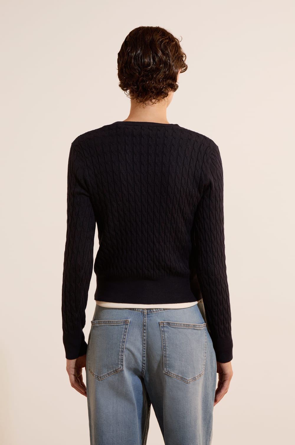 Pull col V en maille fine ;${refinementColor}