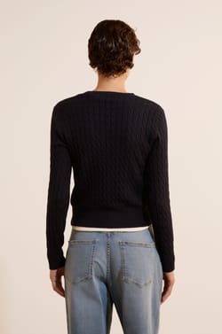 Pull col V en maille fine ;${refinementColor}