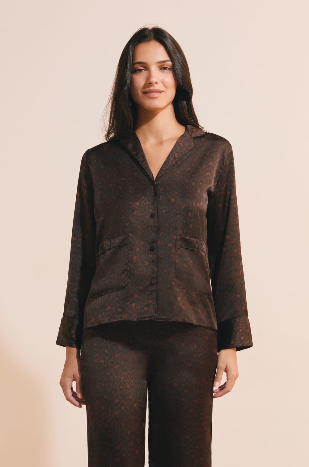 Chemise de pyjama satin&eacute;e &agrave; motifs;${refinementColor}