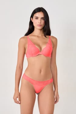 Tanga avec dentelle;${refinementColor}