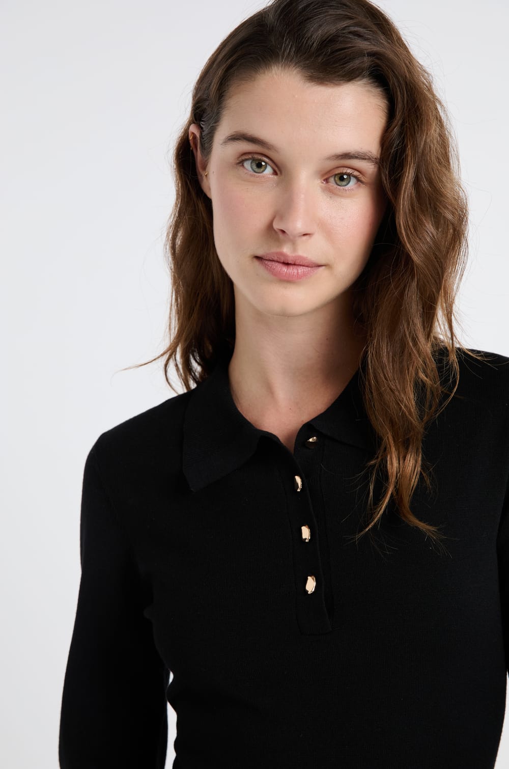 Robe manches longues avec boutons dor&eacute;s;${refinementColor}