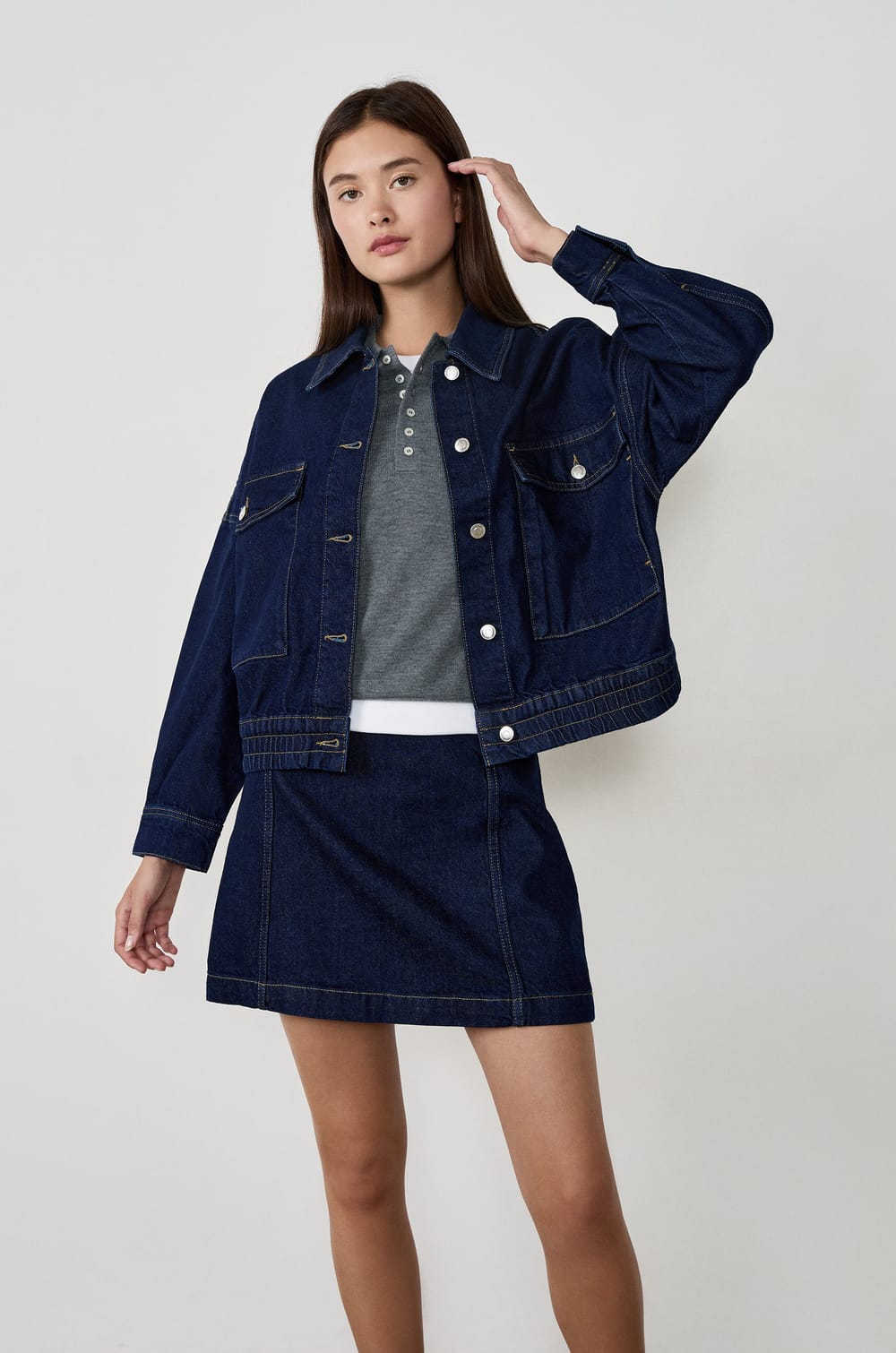 Jupe courte en jean;${refinementColor}