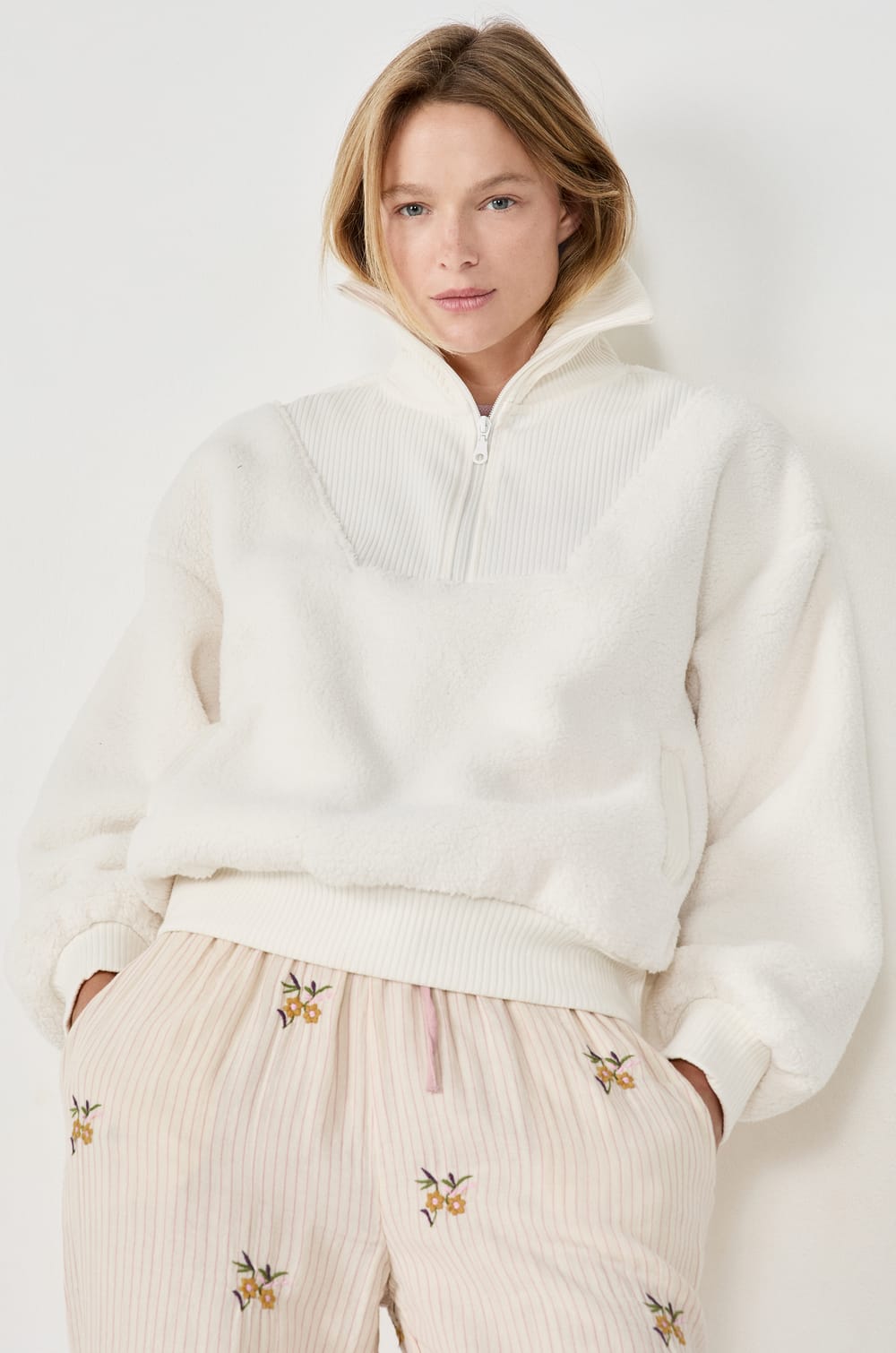 Sweat avec fermeture éclair;${refinementColor}