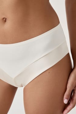 Braguita de microfibra satinada;${refinementColor}