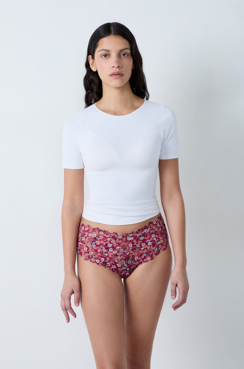 Hipster V-shape dentelle imprimée;${refinementColor}