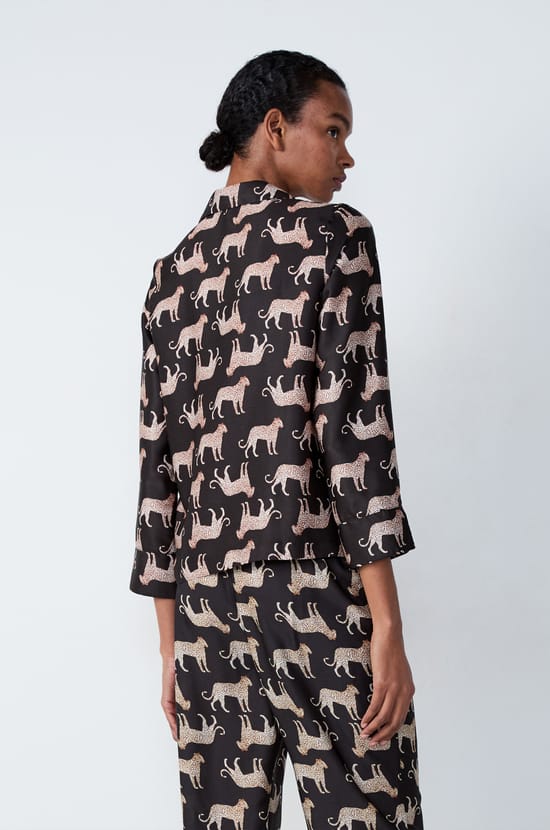 Camisa de satín estampada;${refinementColor}