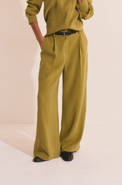 Pantal&oacute;n ancho con pinzas;${refinementColor}