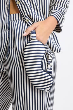 Pijama de dos piezas a rayas;${refinementColor}