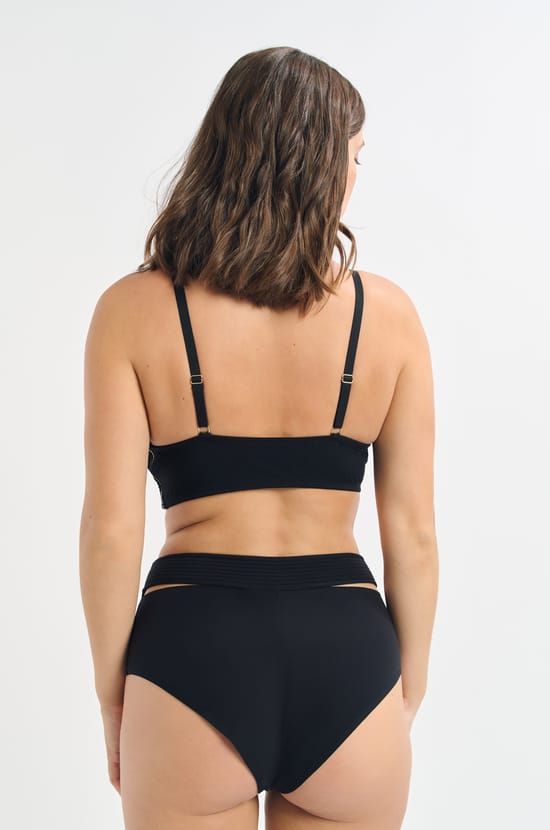 Bra No.7 - The lace triangle;${refinementColor}