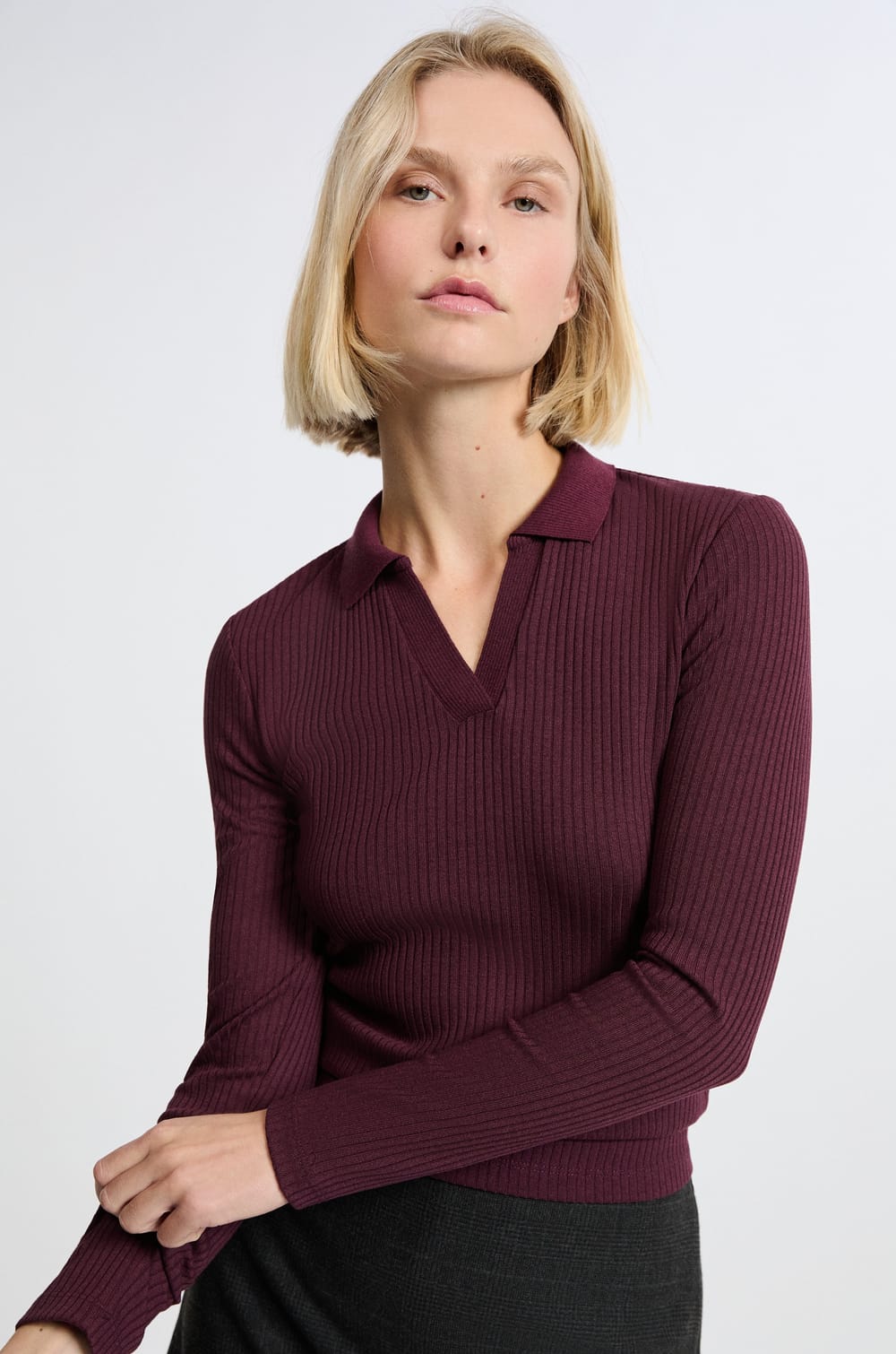 T-shirt manches longues col V;${refinementColor}