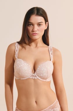 Soutien-gorge N.5 - Le coques fines plongeant en dentelle;${refinementColor}