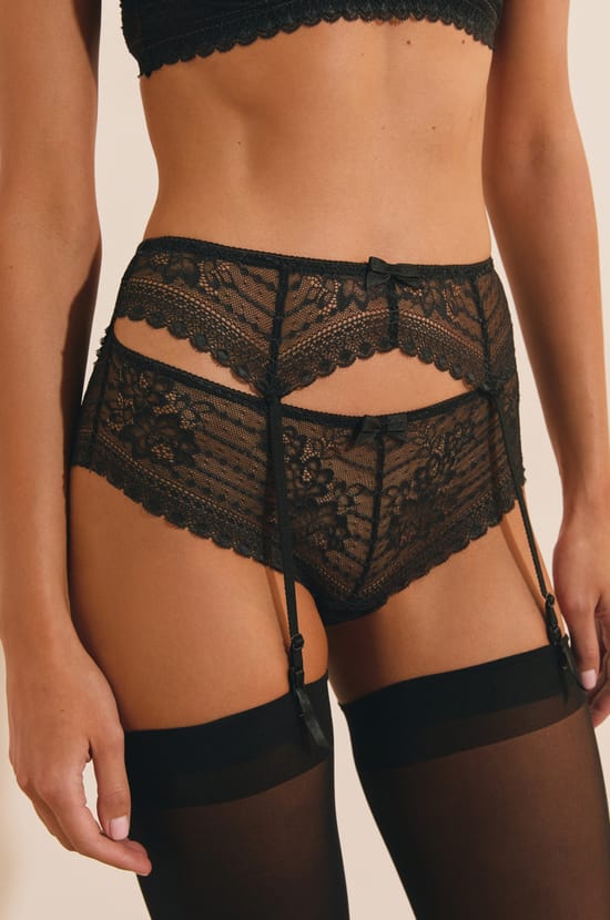 Lace Garter Belt;${refinementColor}