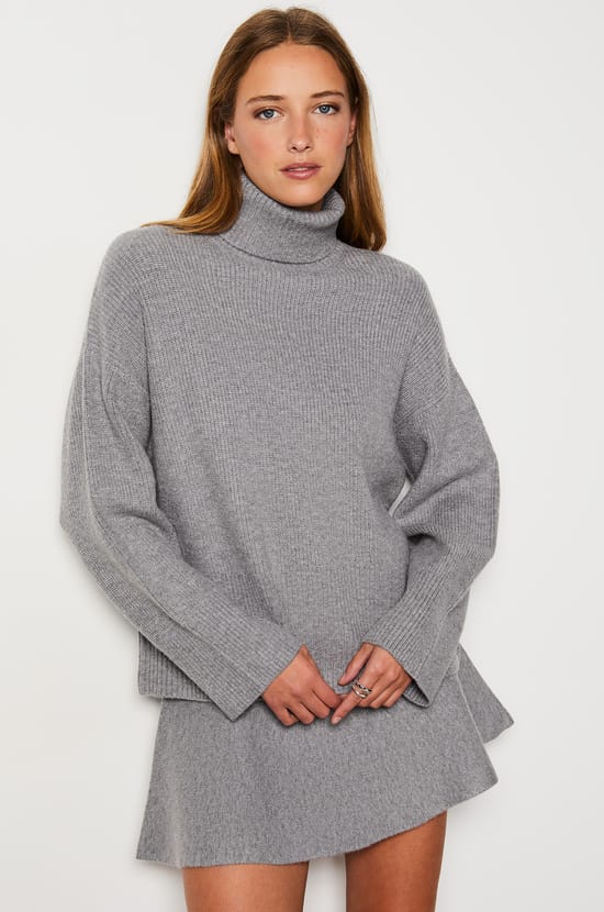 Jupe courte évasée;${refinementColor}