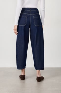 Jeans corte zanahoria;${refinementColor}