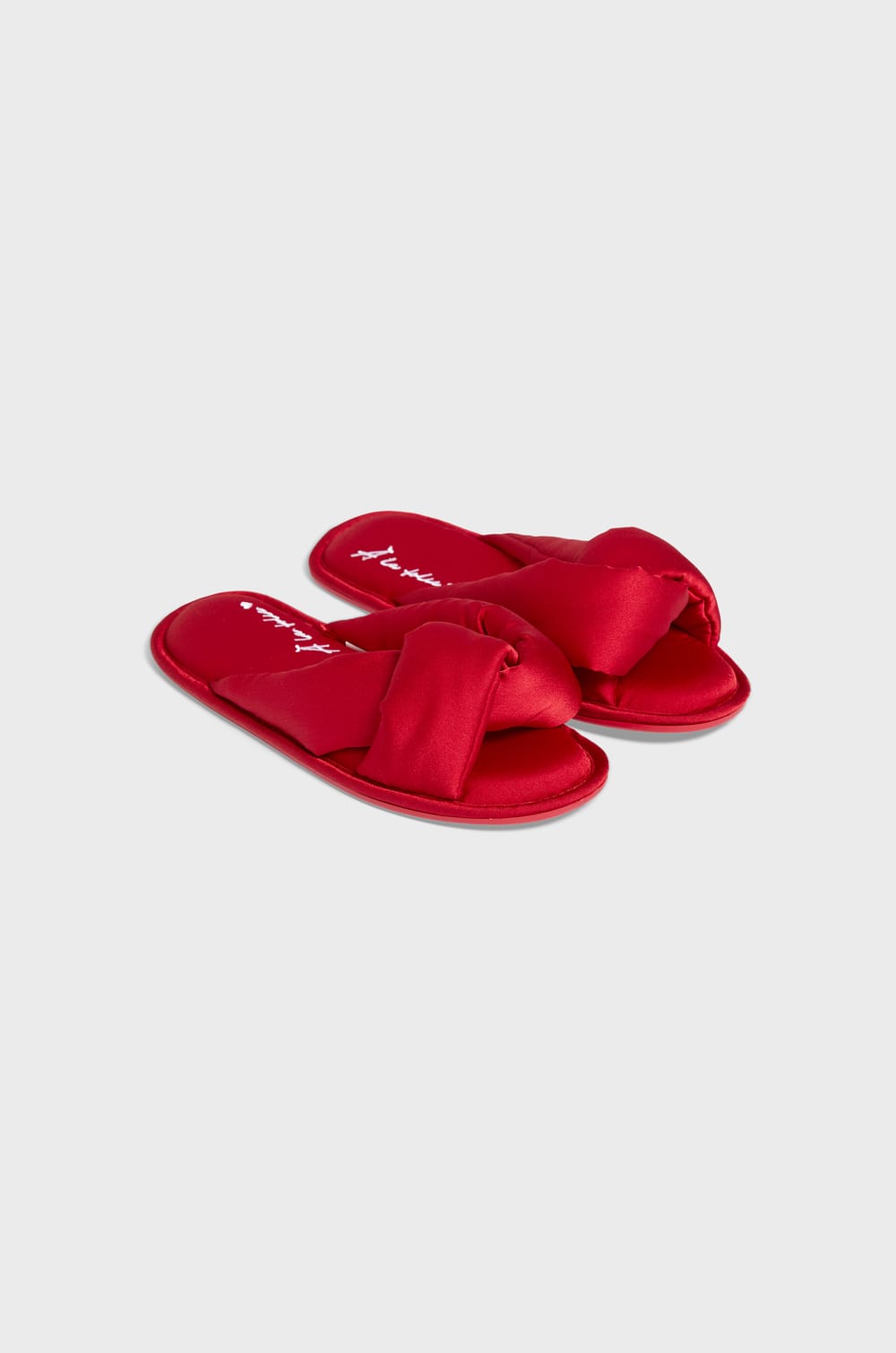 Flip-Flop Slippers;${refinementColor}