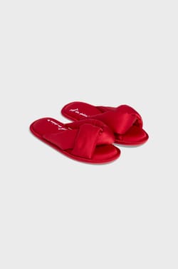 Flip-Flop Slippers;${refinementColor}
