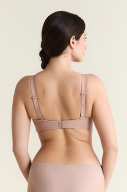 Lightly Lined Wireless Bra in Microfibre;${refinementColor}