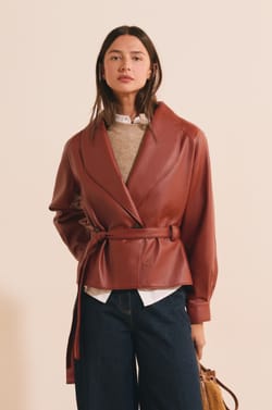 Veste courte en tissu enduit;${refinementColor}