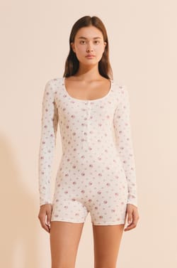 Combishort &agrave; manches longues avec motif fleuri;${refinementColor}
