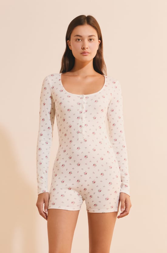 Combishort &agrave; manches longues avec motif fleuri;${refinementColor}