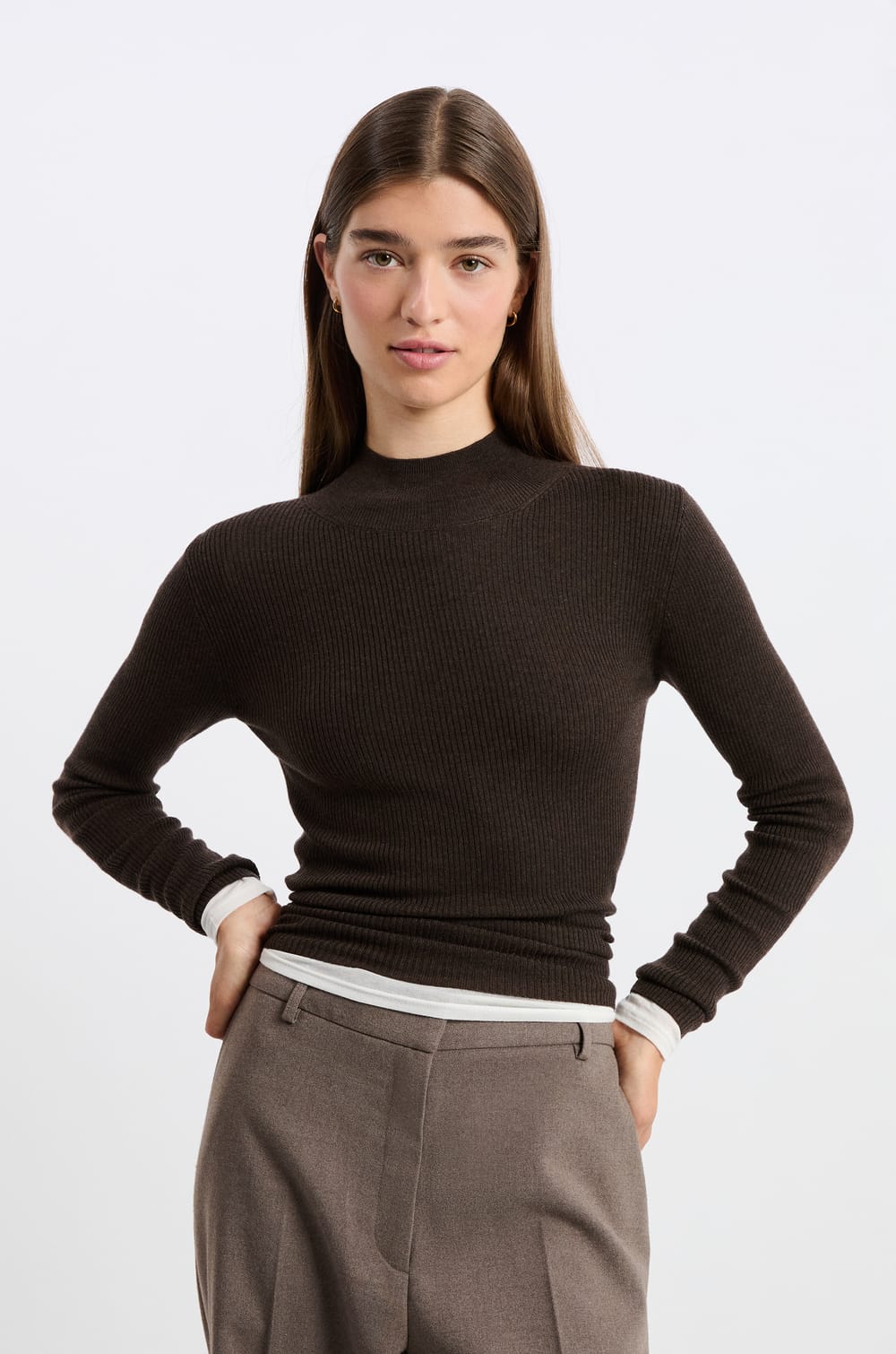 Pull col montant avec laine;${refinementColor}