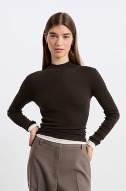 Pull col montant avec laine;${refinementColor}