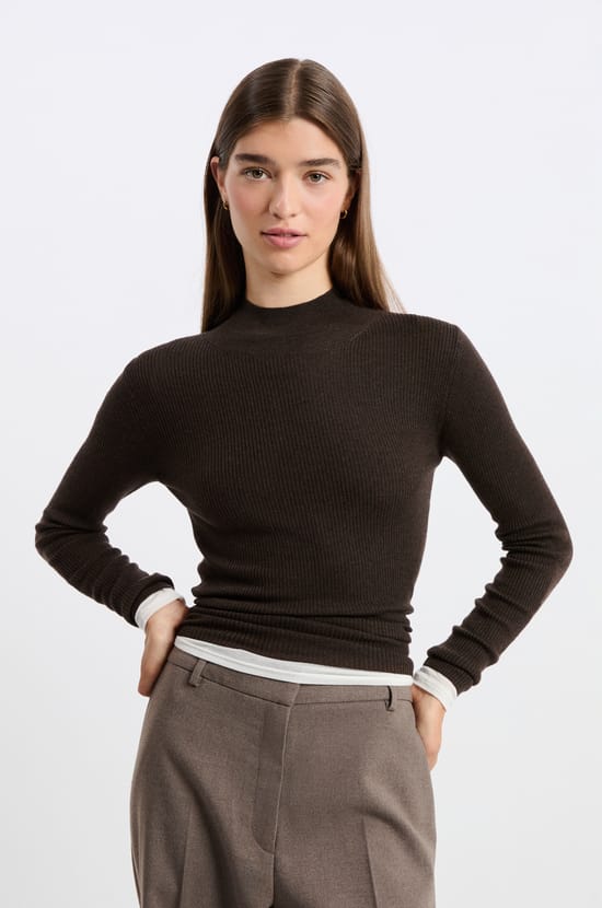 Pull col montant avec laine;${refinementColor}