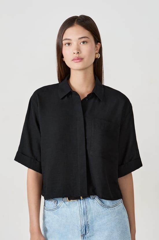 Fluid short-sleeved shirt;${refinementColor}