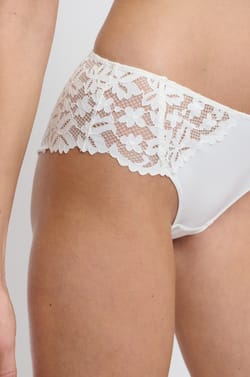 Lace Boyshort;${refinementColor}