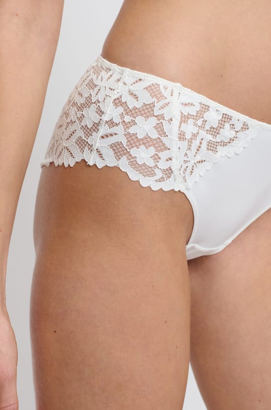 Lace Boyshort;${refinementColor}
