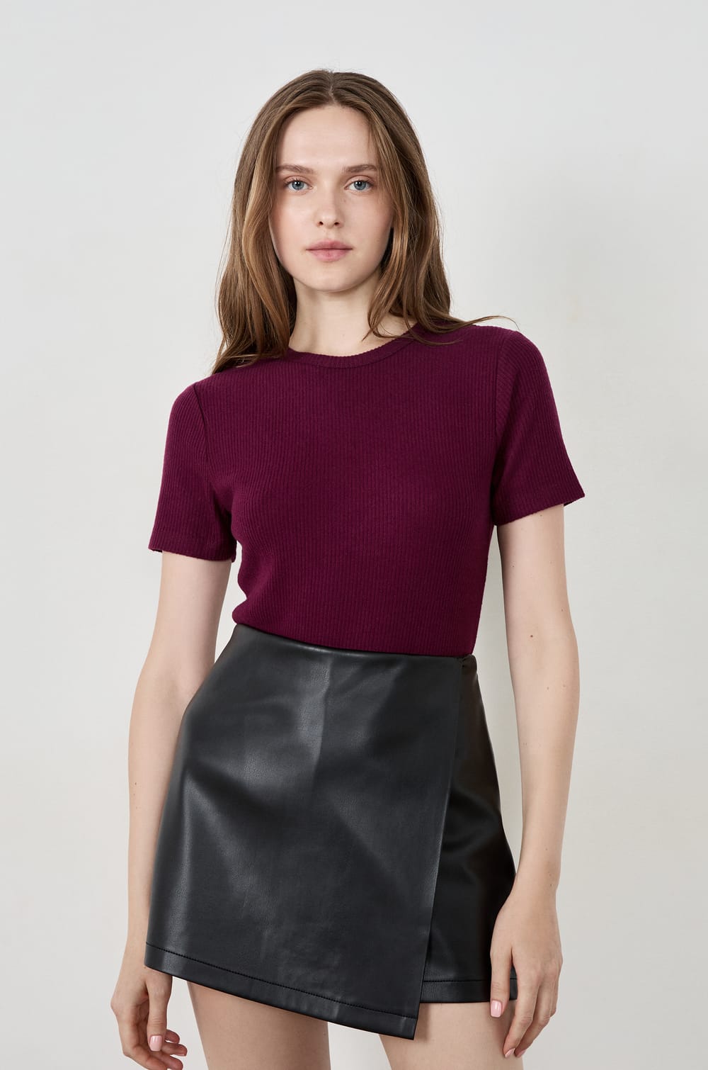 Short-sleeved ribbed T-shirt;${refinementColor}
