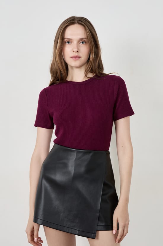 Short-sleeved ribbed T-shirt;${refinementColor}