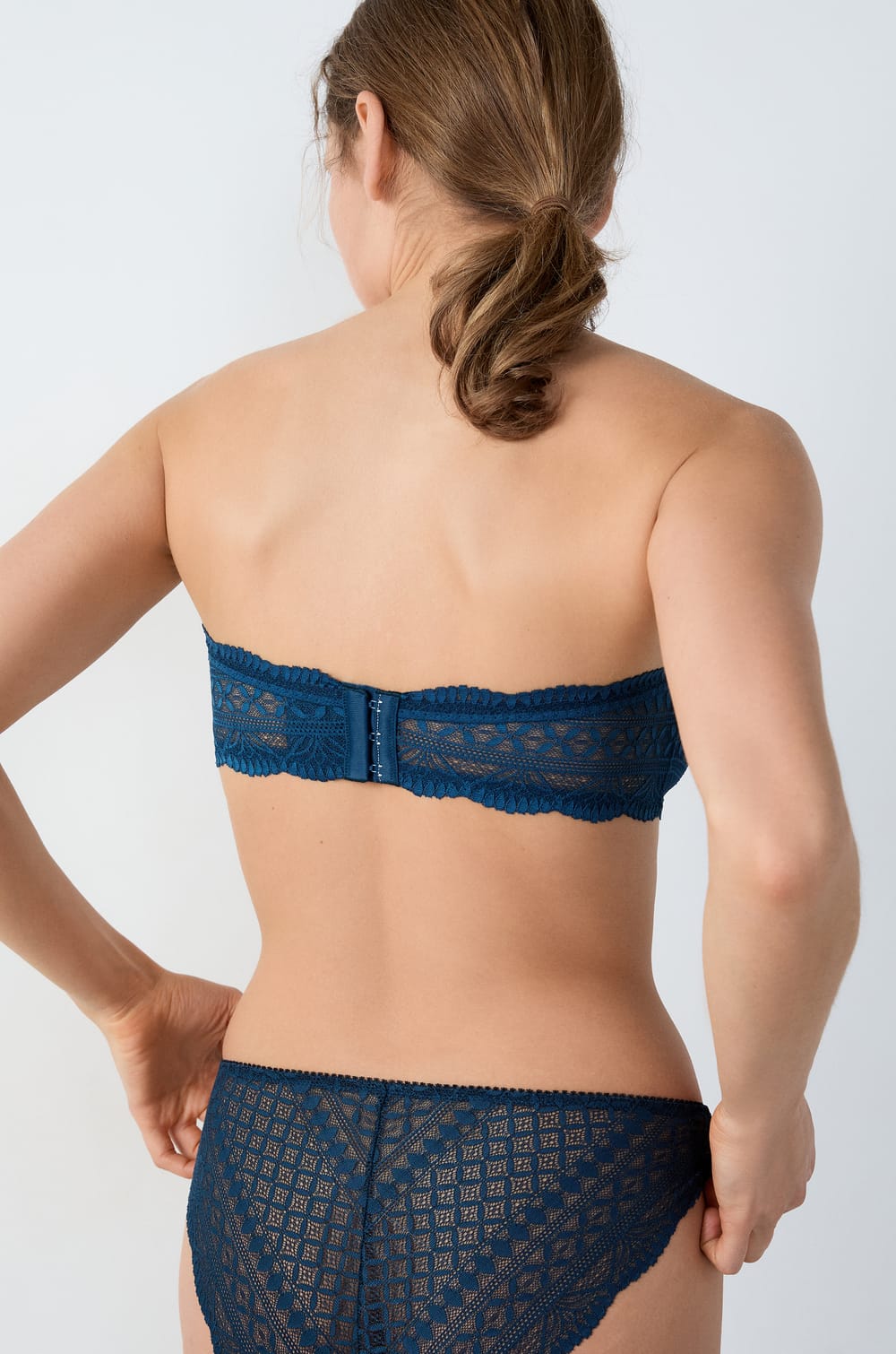 Lace Strapless Bra;${refinementColor}
