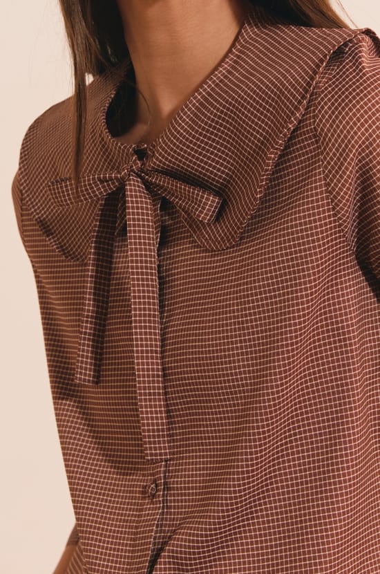 Chemise col claudine &agrave; carreaux;${refinementColor}