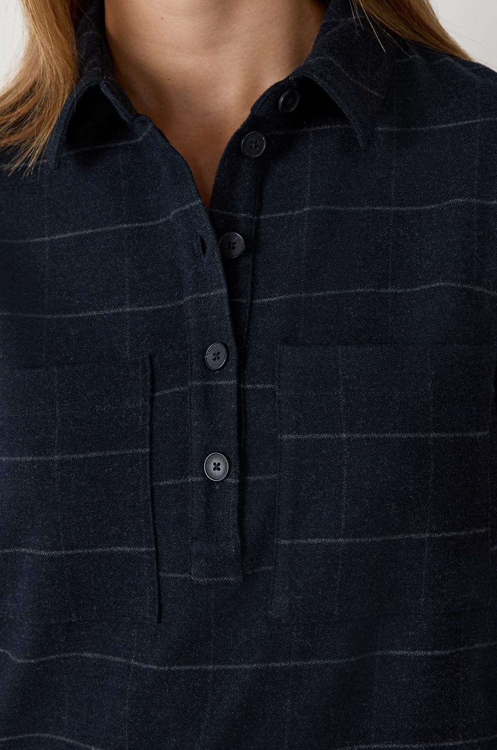 Korte jurk met lange mouwen en strepen;${refinementColor}