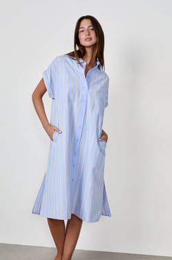 Robe chemise manches courtes à rayures;${refinementColor}