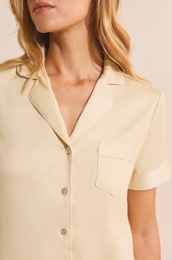 Chemise de nuit manches courtes satin&eacute;e;${refinementColor}