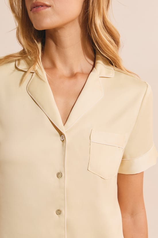 Chemise de nuit manches courtes satin&eacute;e;${refinementColor}