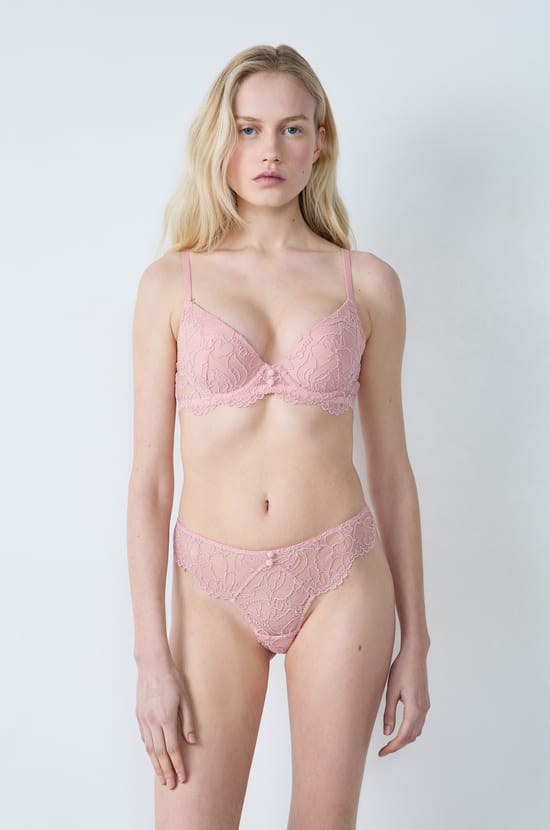 Soutien-gorge N.2 - Le push-up plongeant en dentelle;${refinementColor}