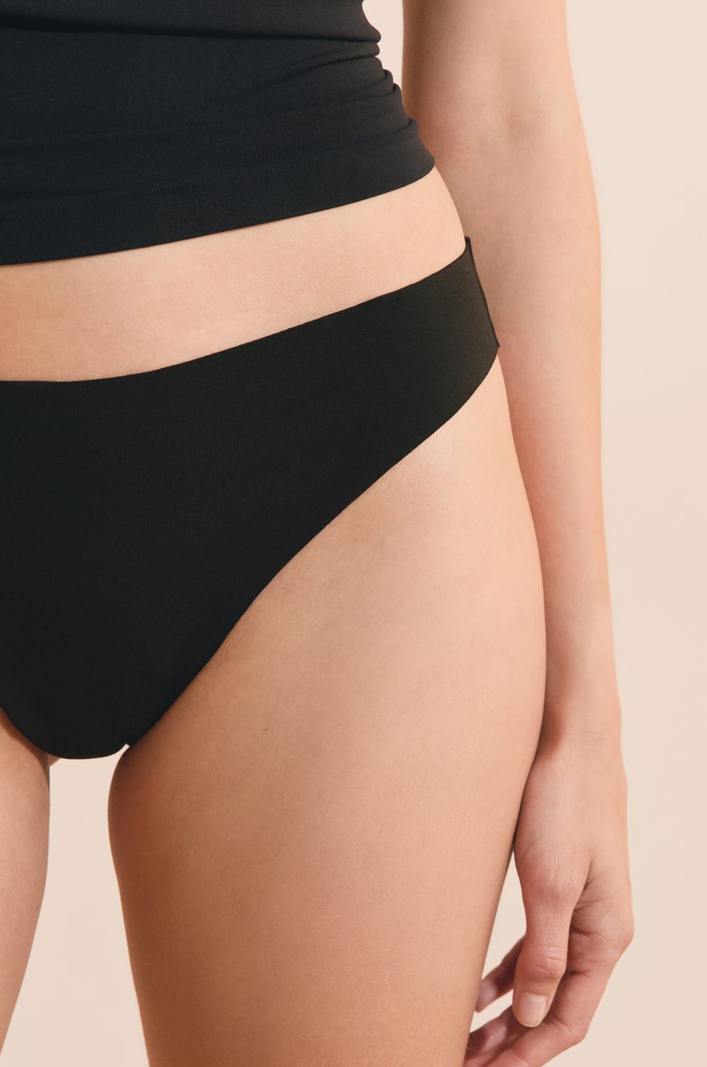 Cotton seamless tanga;${refinementColor}