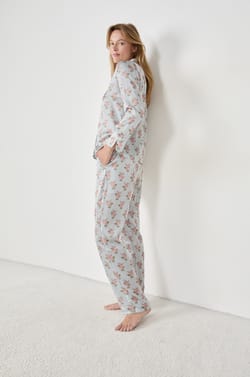 Pantalon de pyjama satiné à motifs fleurs;${refinementColor}