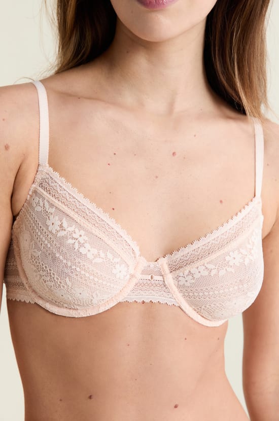 Soutien-gorge en dentelle avec bijou dor&eacute;;${refinementColor}