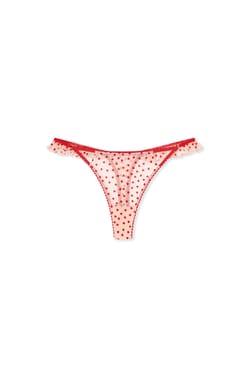 String aus T&uuml;ll mit Herzmotiven;${refinementColor}