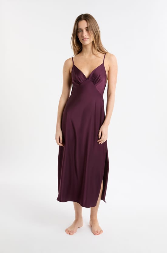 Nuisette longue satinée;${refinementColor}